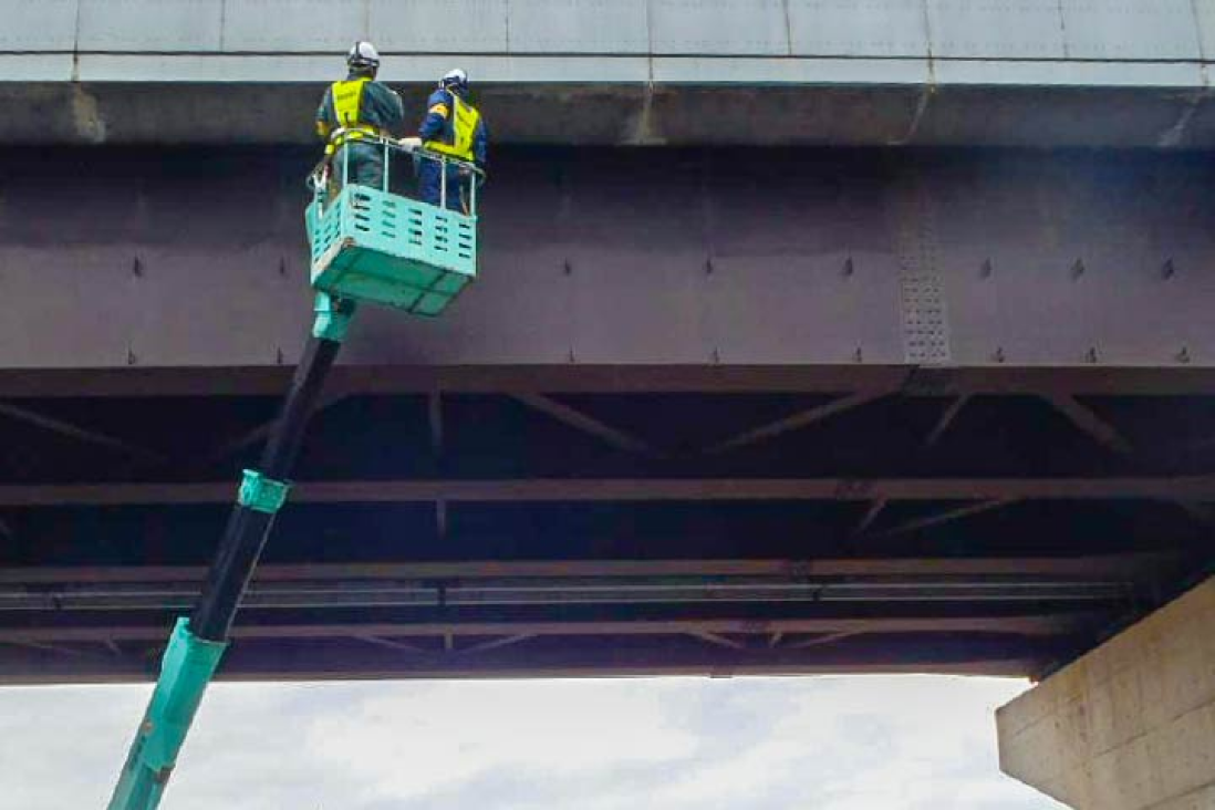 橋梁点検（路上）