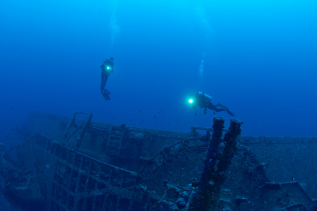 ダイバーによる潜水調査